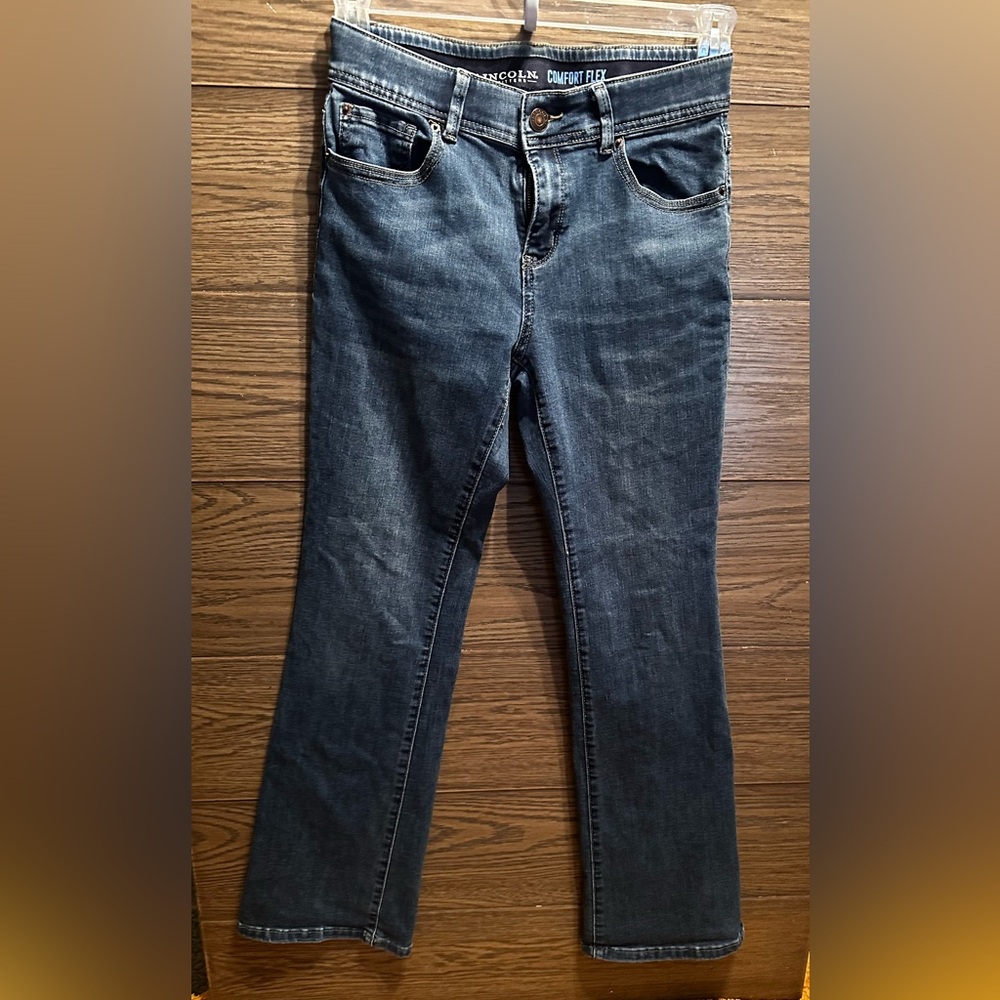 Comfort Stretch Straight-Leg Jeans in Dark Blue